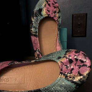 Tieks size 9. Electric snake Worn 3x. Box comes with it